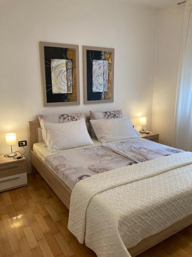 Apartments Bonvenon2Center พูลา ภายนอก รูปภาพ