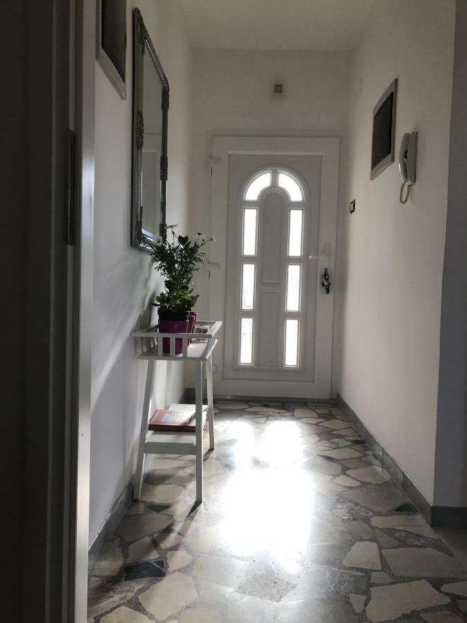 Apartments Bonvenon2Center พูลา ภายนอก รูปภาพ